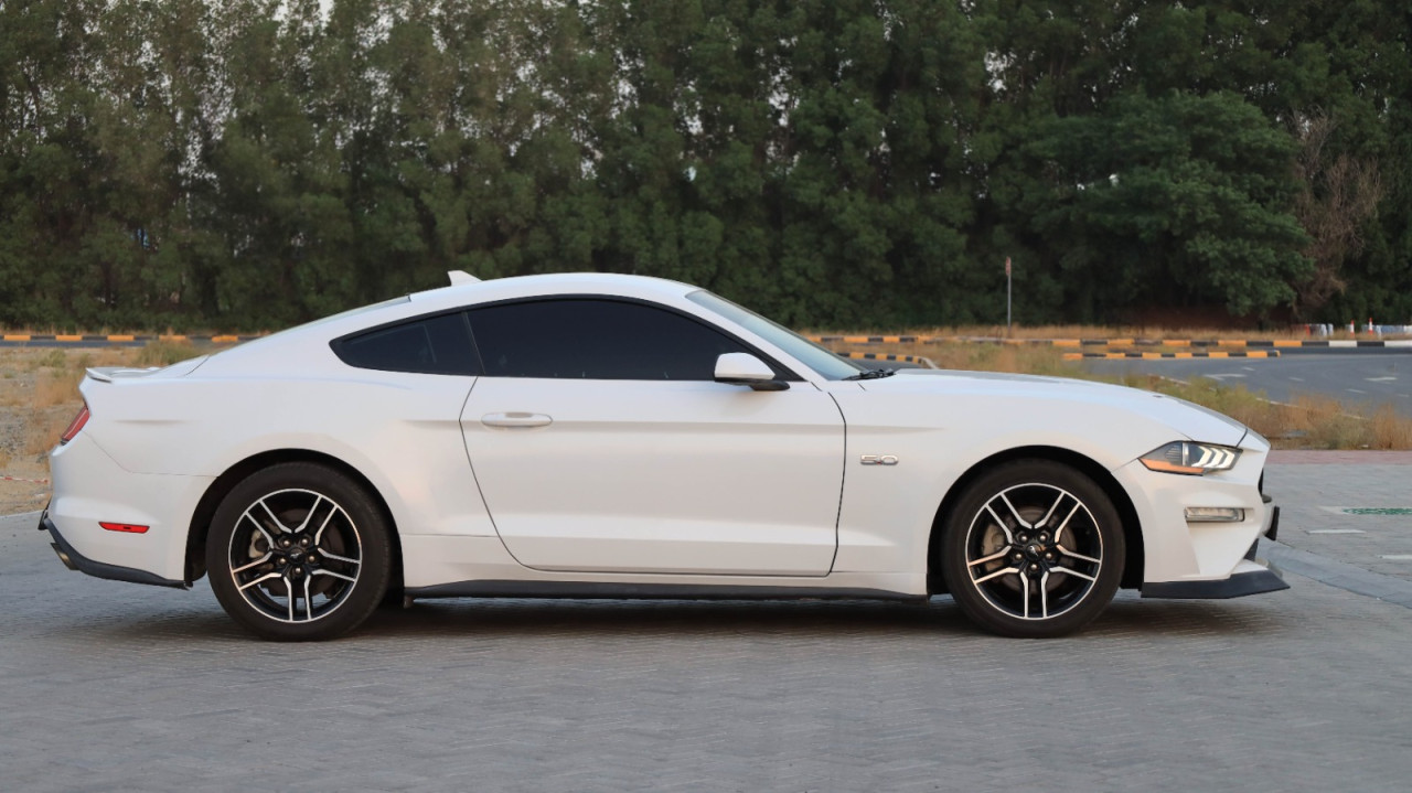 Ford Mustang - Image 5