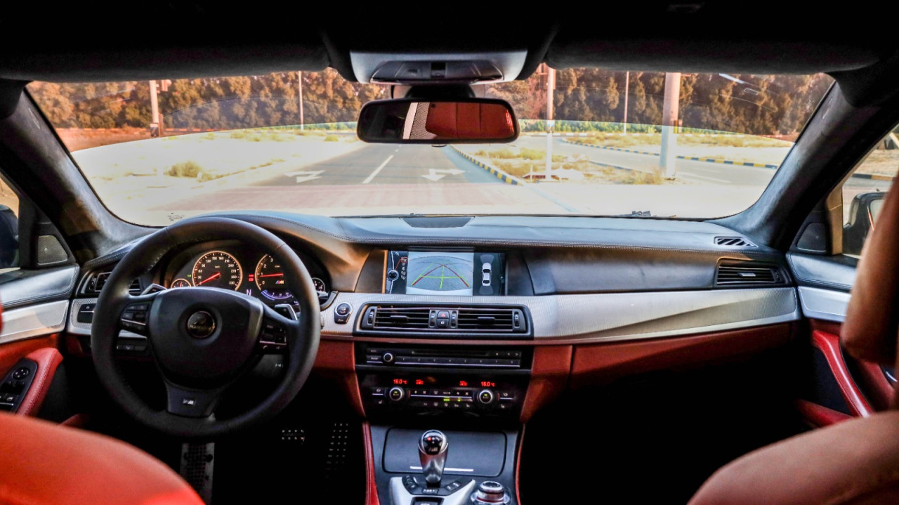 BMW M5 - Image 11