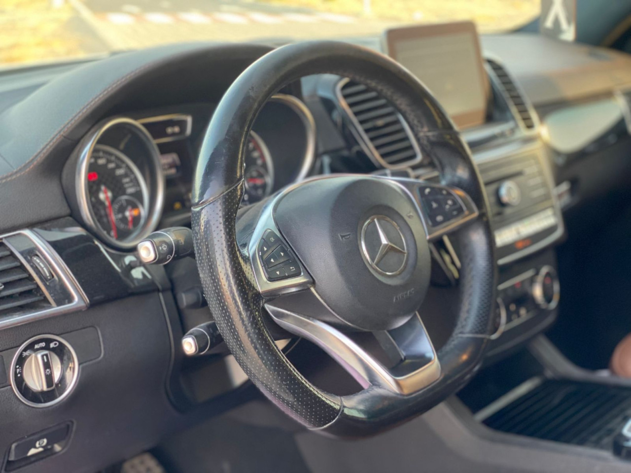 Mercedes Benz GLE SUV - Image 7