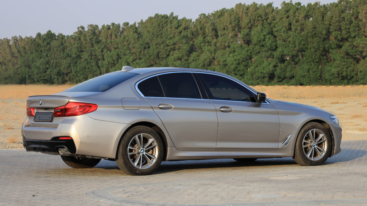BMW 5-Series - Image 10