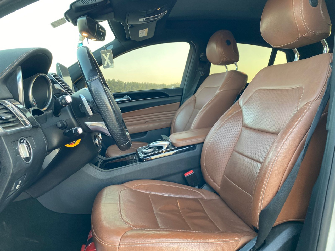 Mercedes Benz GLE SUV - Image 9