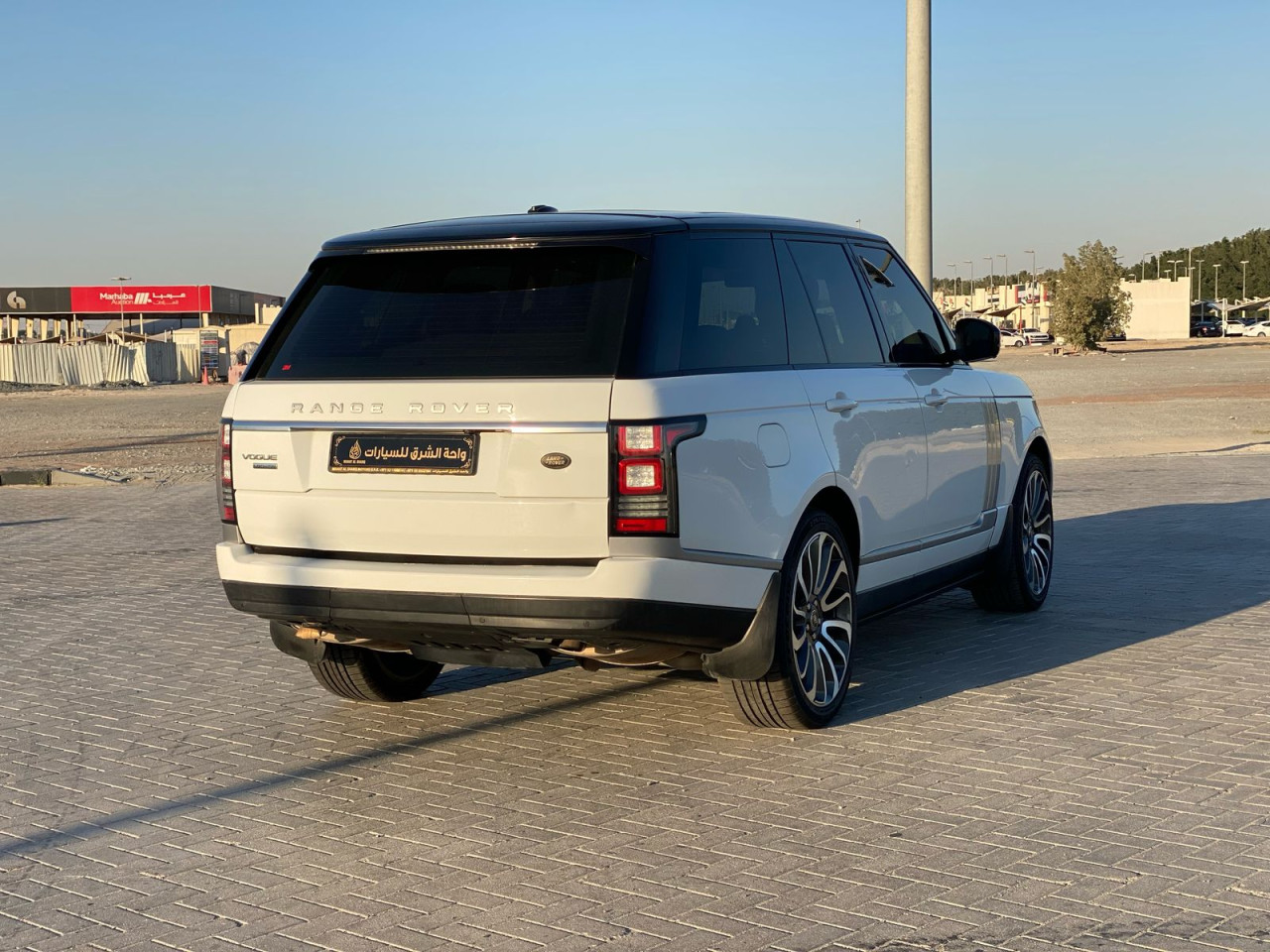 Land Rover LR4 - Image 5