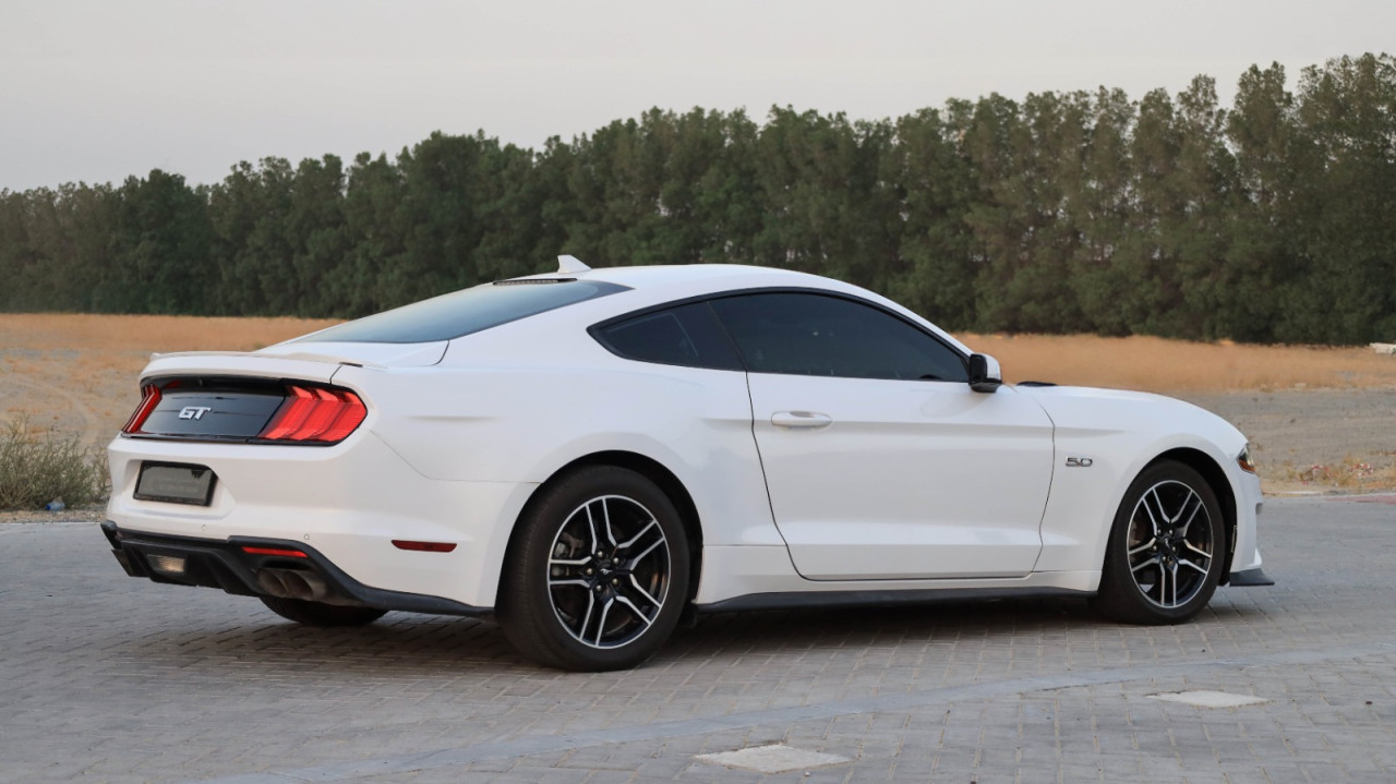 Ford Mustang - Image 8