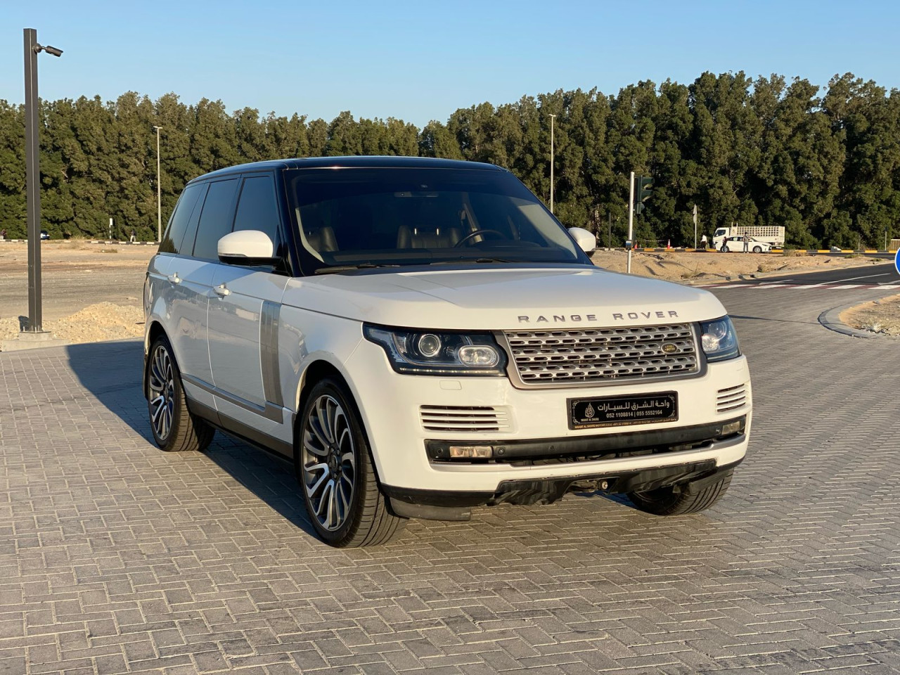 Land Rover LR4 - Image 4