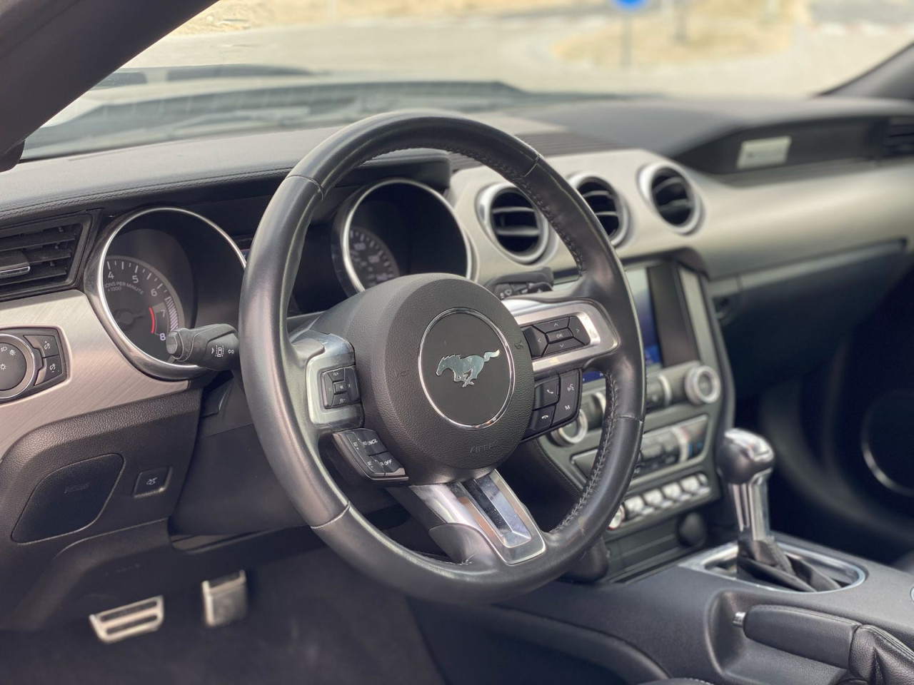 Ford Mustang - Image 8