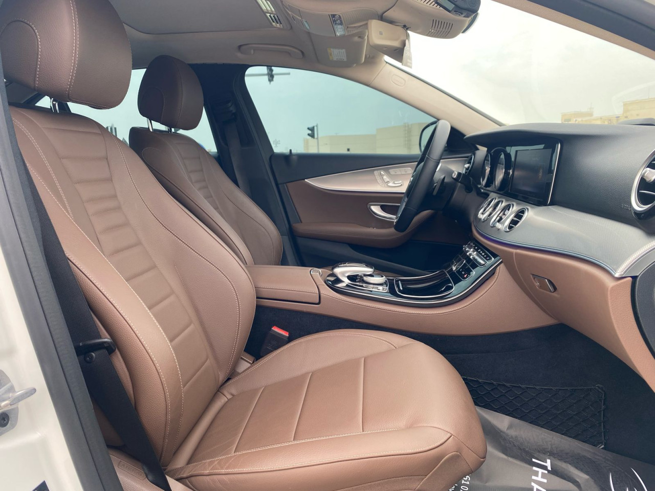 Mercedes Benz E-Class - Image 7