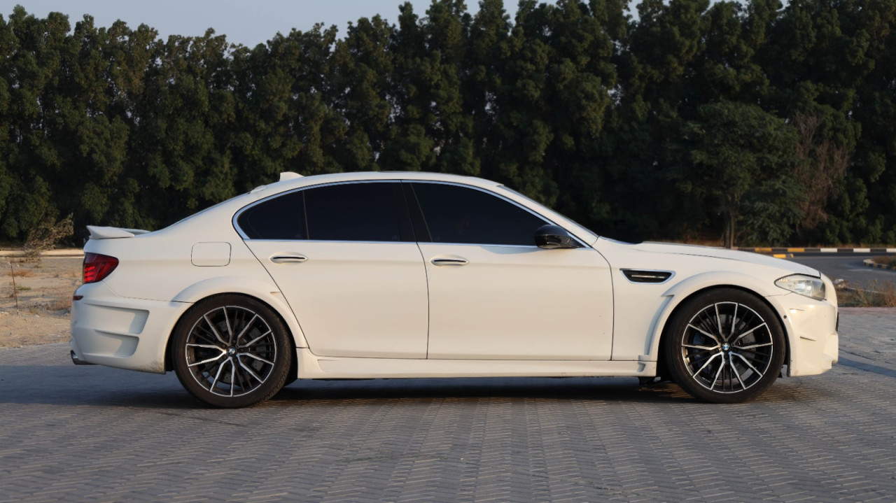 BMW M5 - Image 6