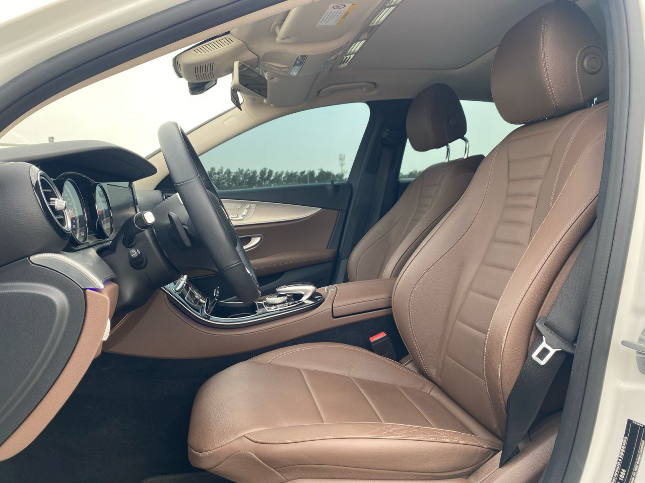 Mercedes Benz E-Class - Image 8
