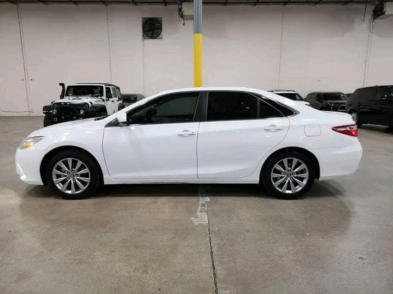 Toyota Camry - Image 4