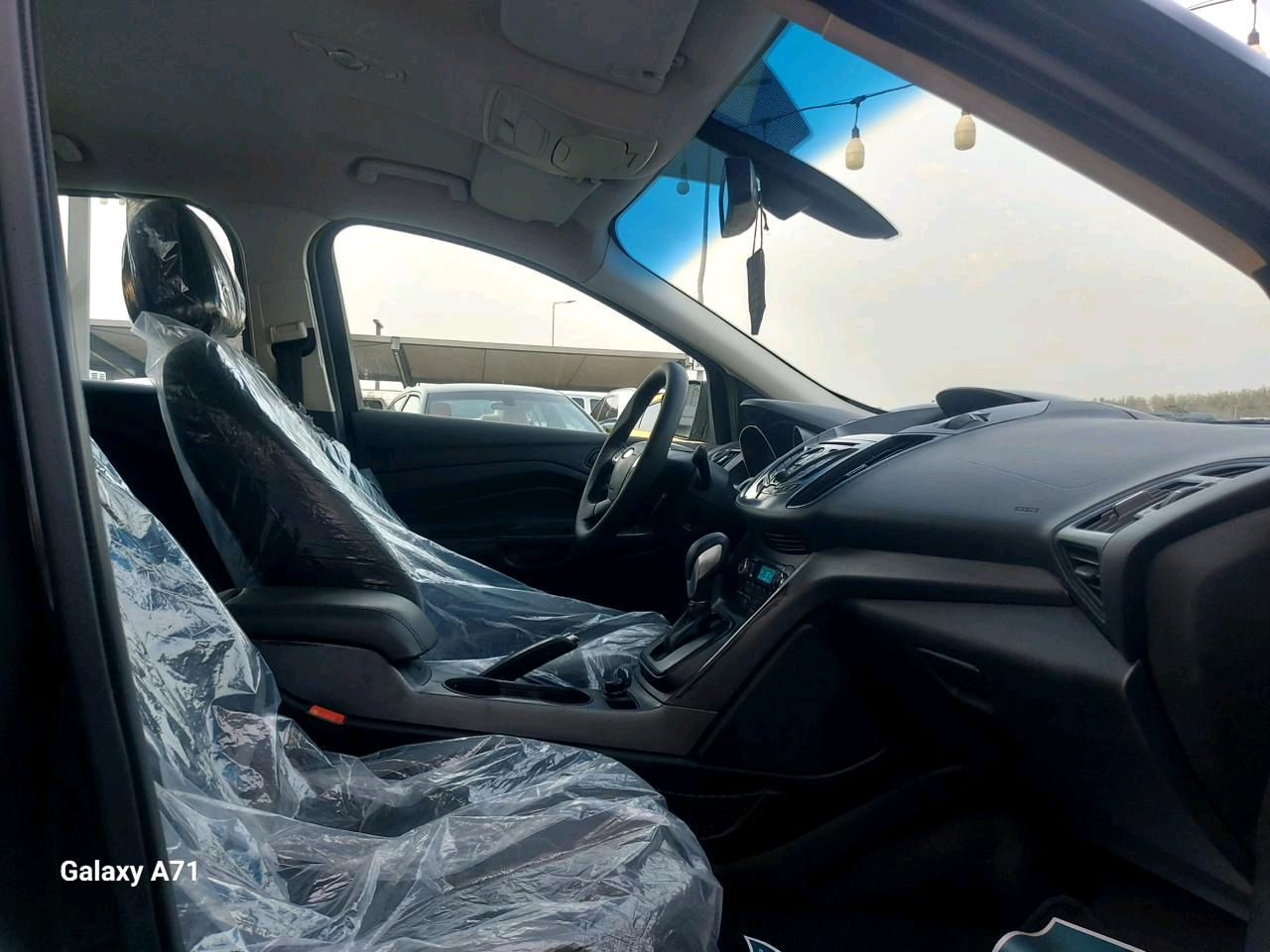 Ford Escape - Image 17