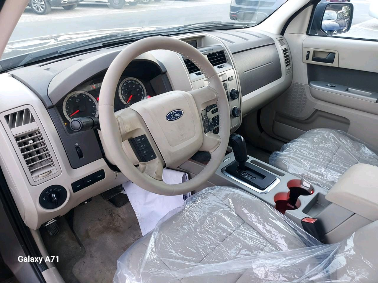 Ford Escape - Image 7