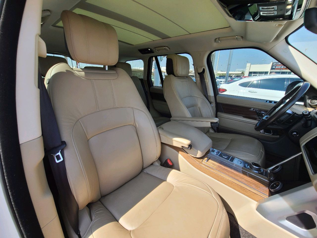 Range Rover VELAR - Image 11