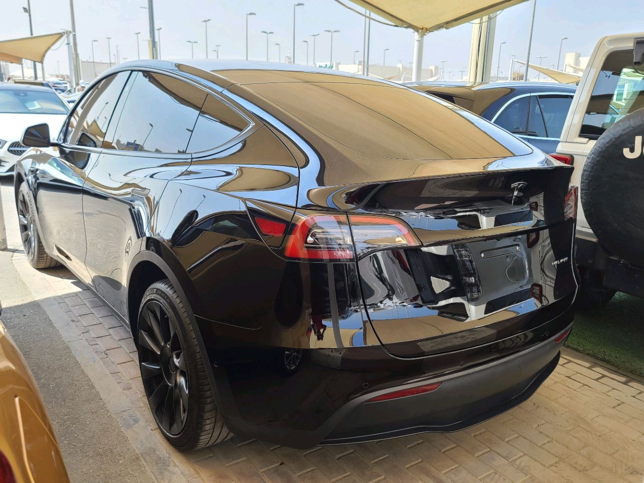 Tesla Y - Image 3