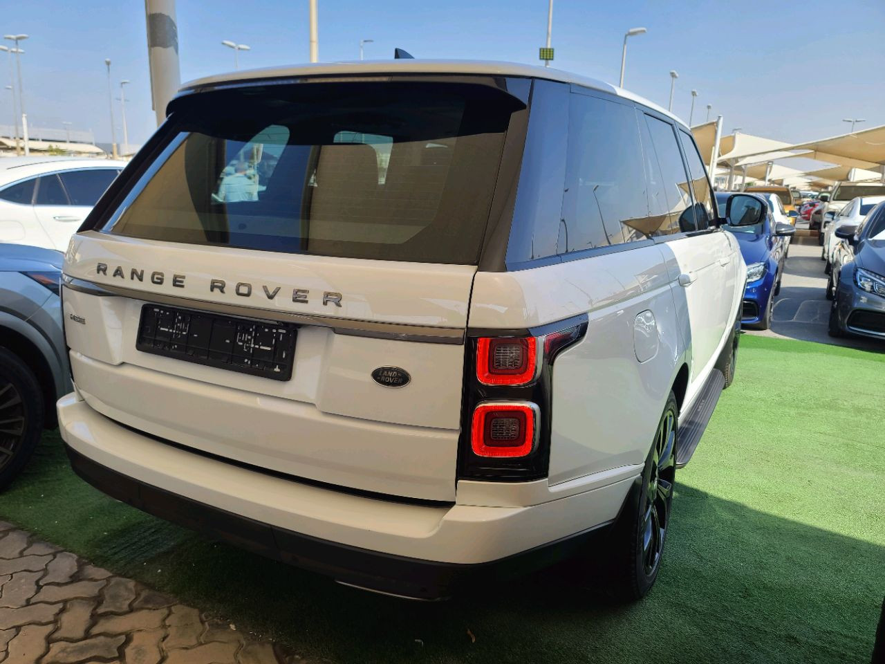 Range Rover VELAR - Image 9