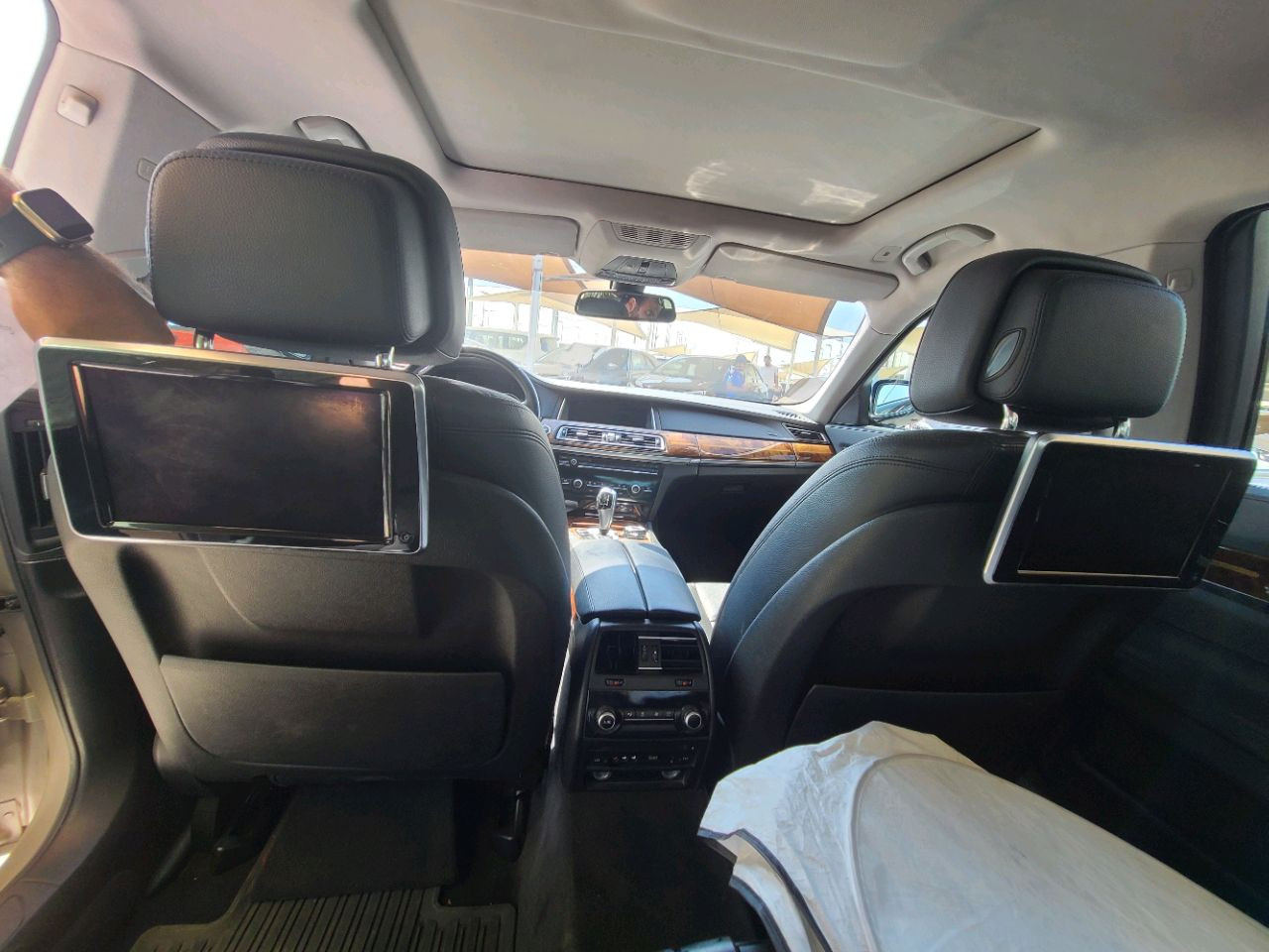 BMW 7-Series - Image 7