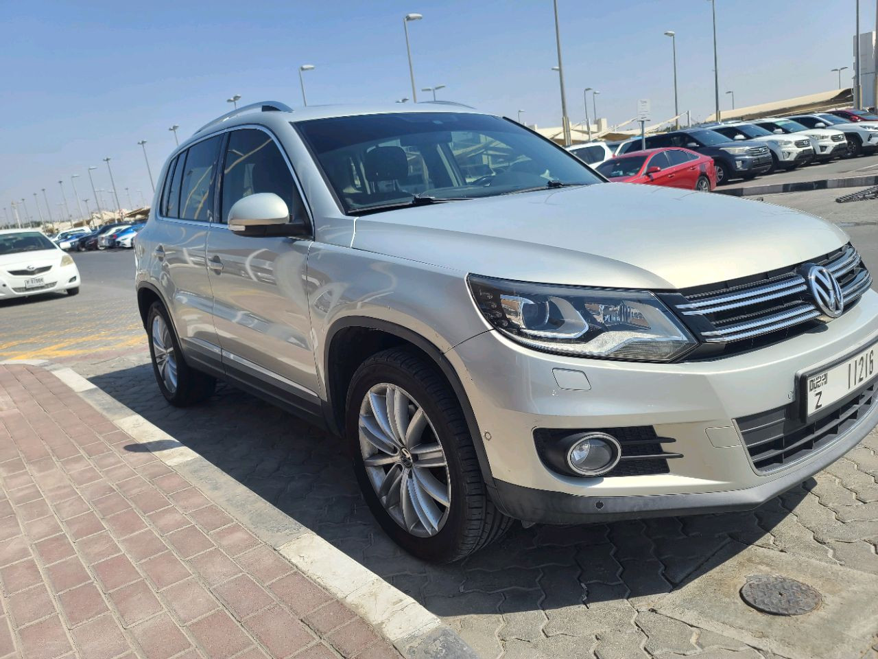 Volkswagen Tiguan - Image 8