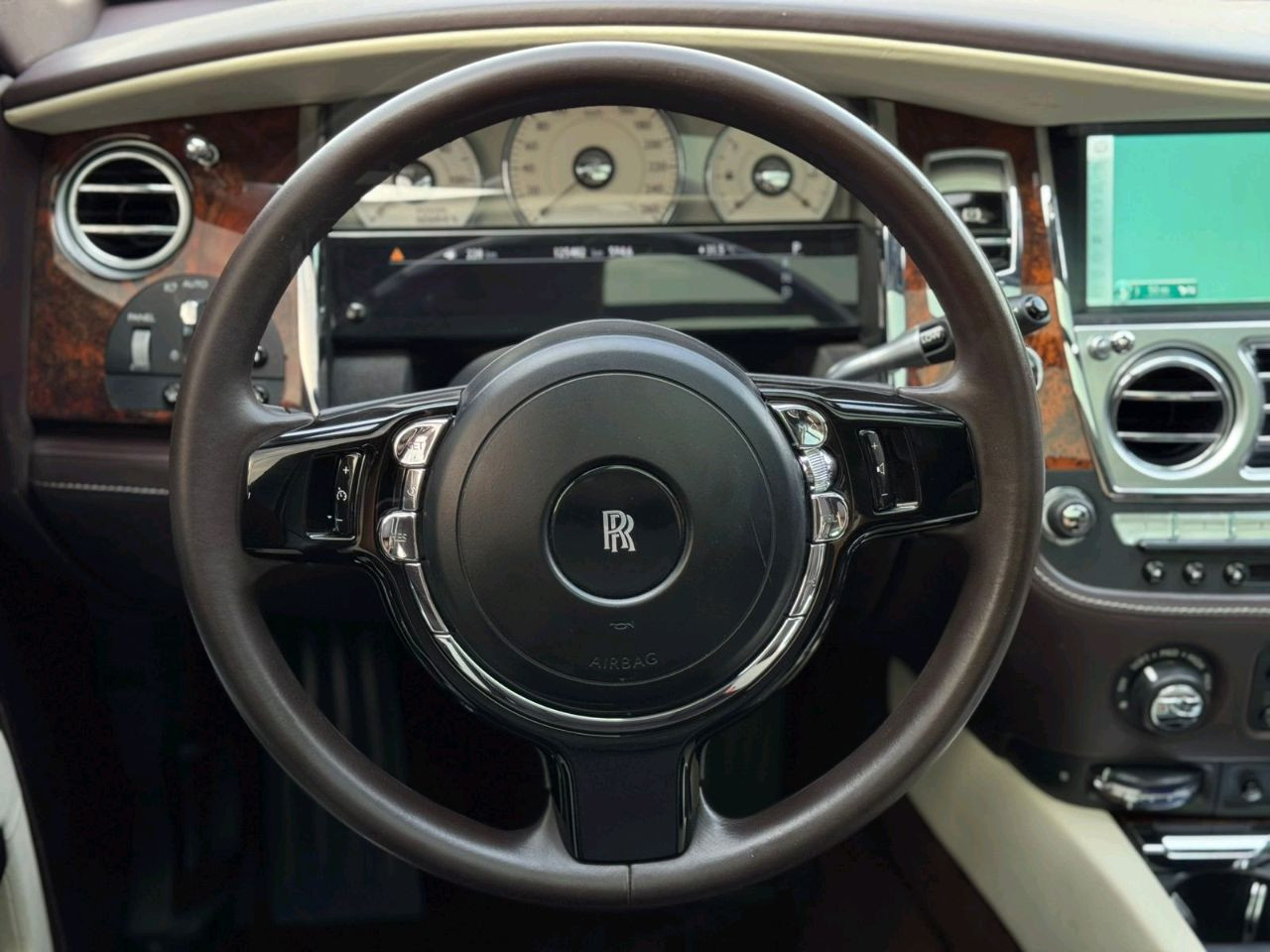 Rolls Royce Ghost - Image 15