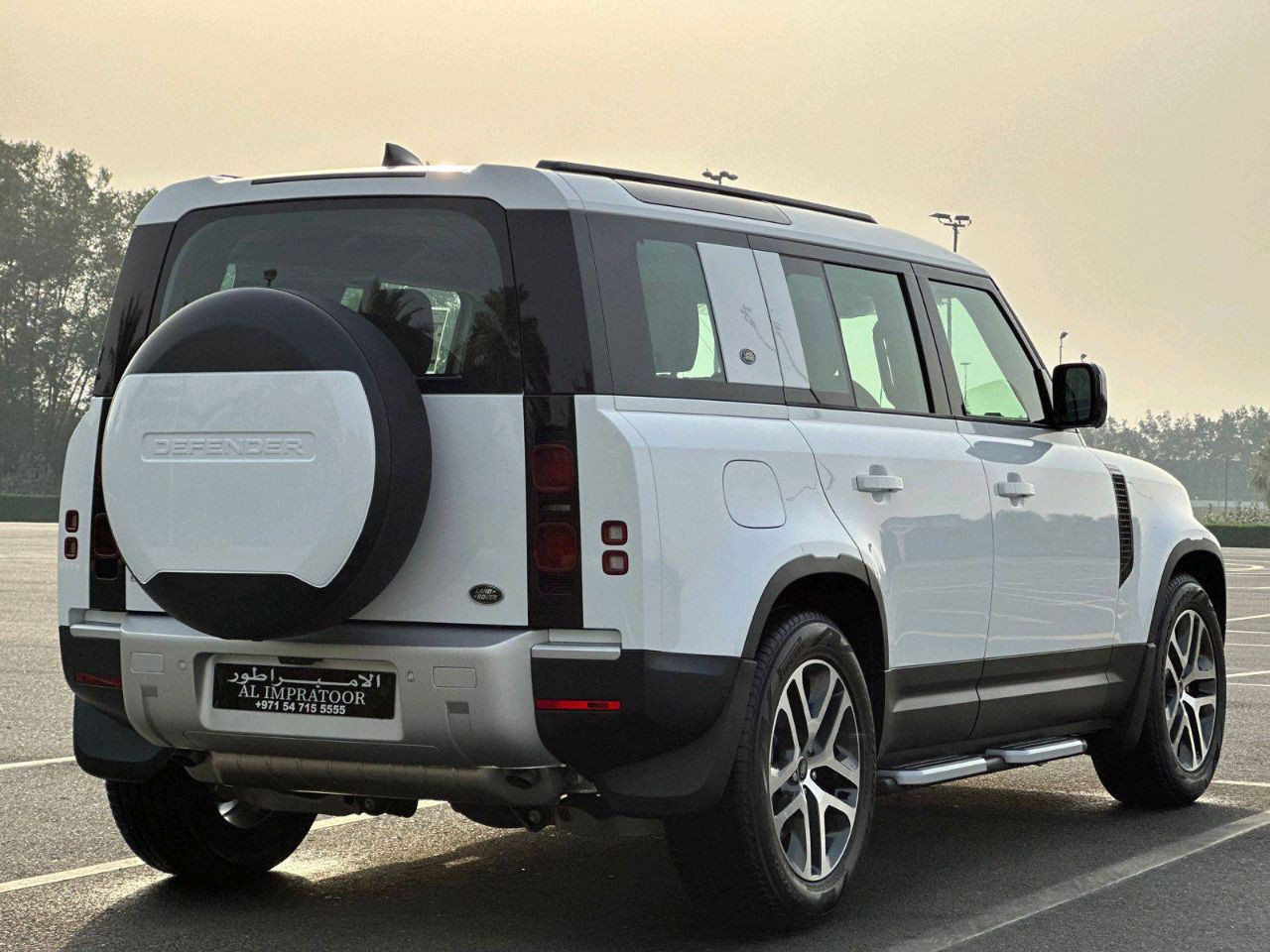 Land Rover Defender - Image 8