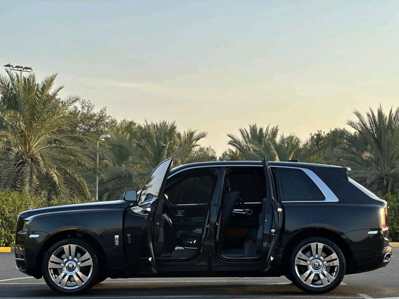 Rolls Royce Cullinan - Image 7