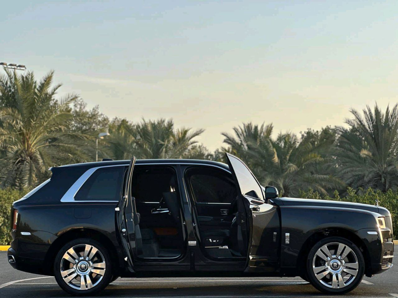 Rolls Royce Cullinan - Image 6