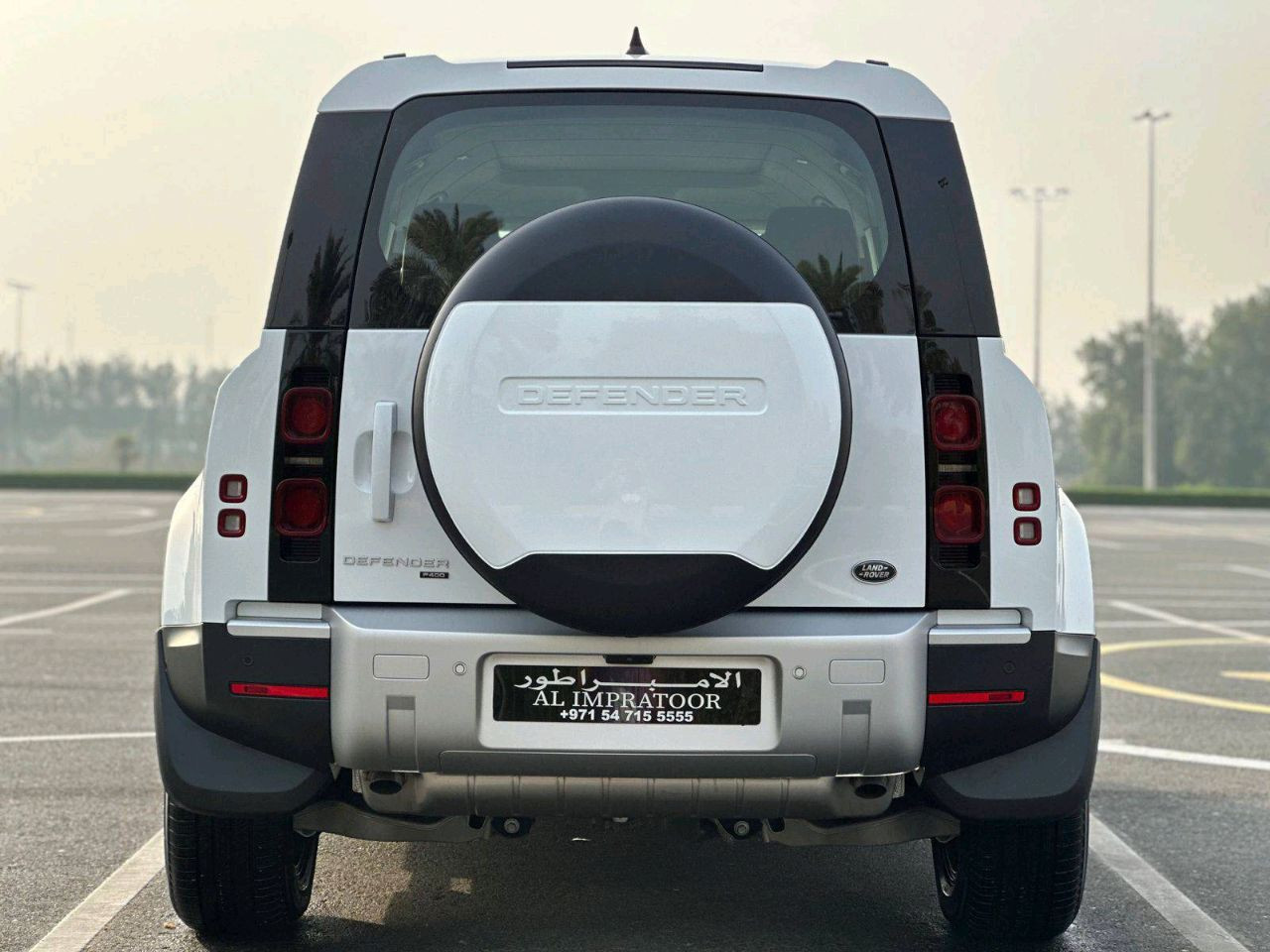 Land Rover Defender - Image 5
