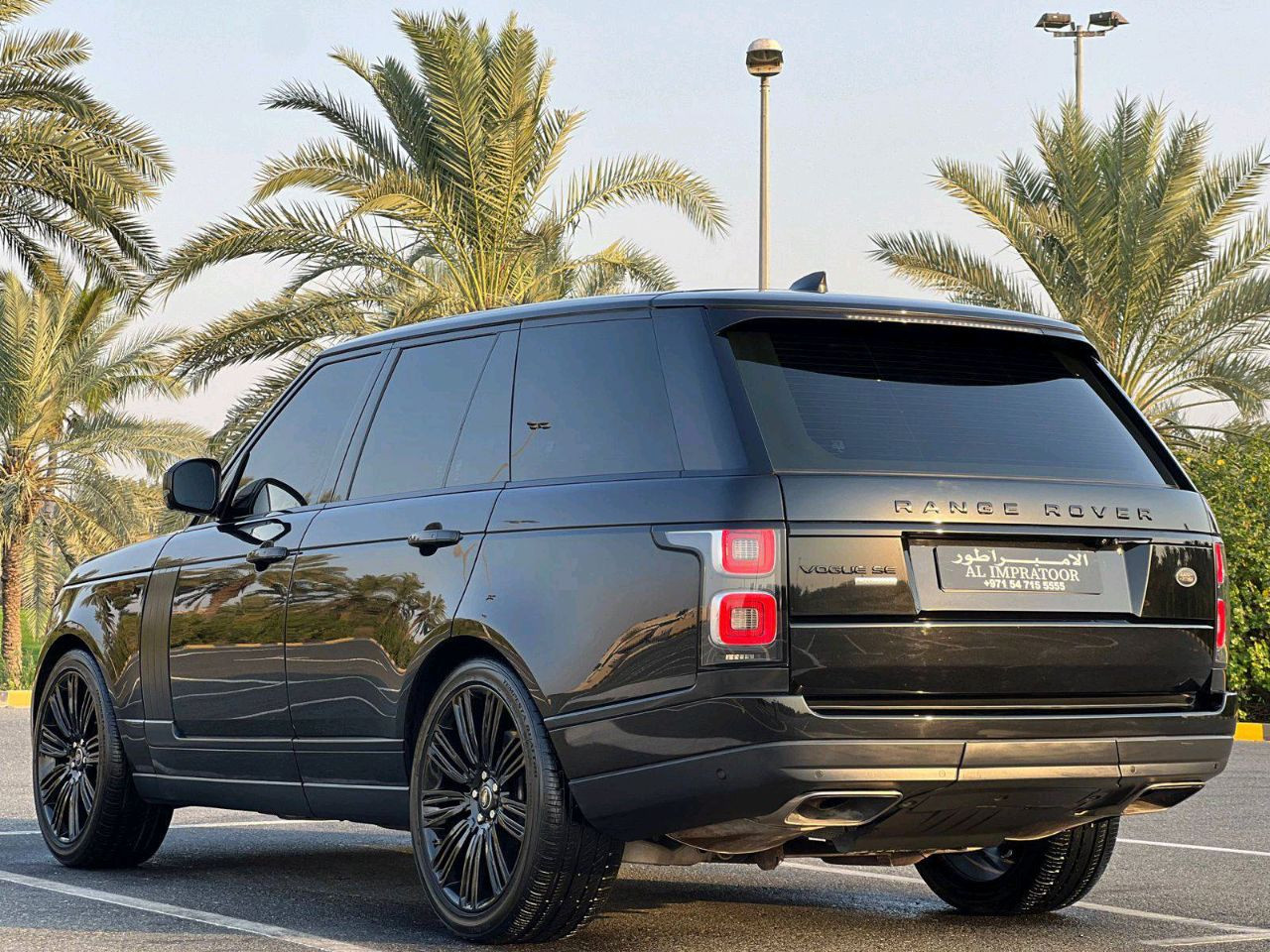 Land Rover LR4 - Image 2