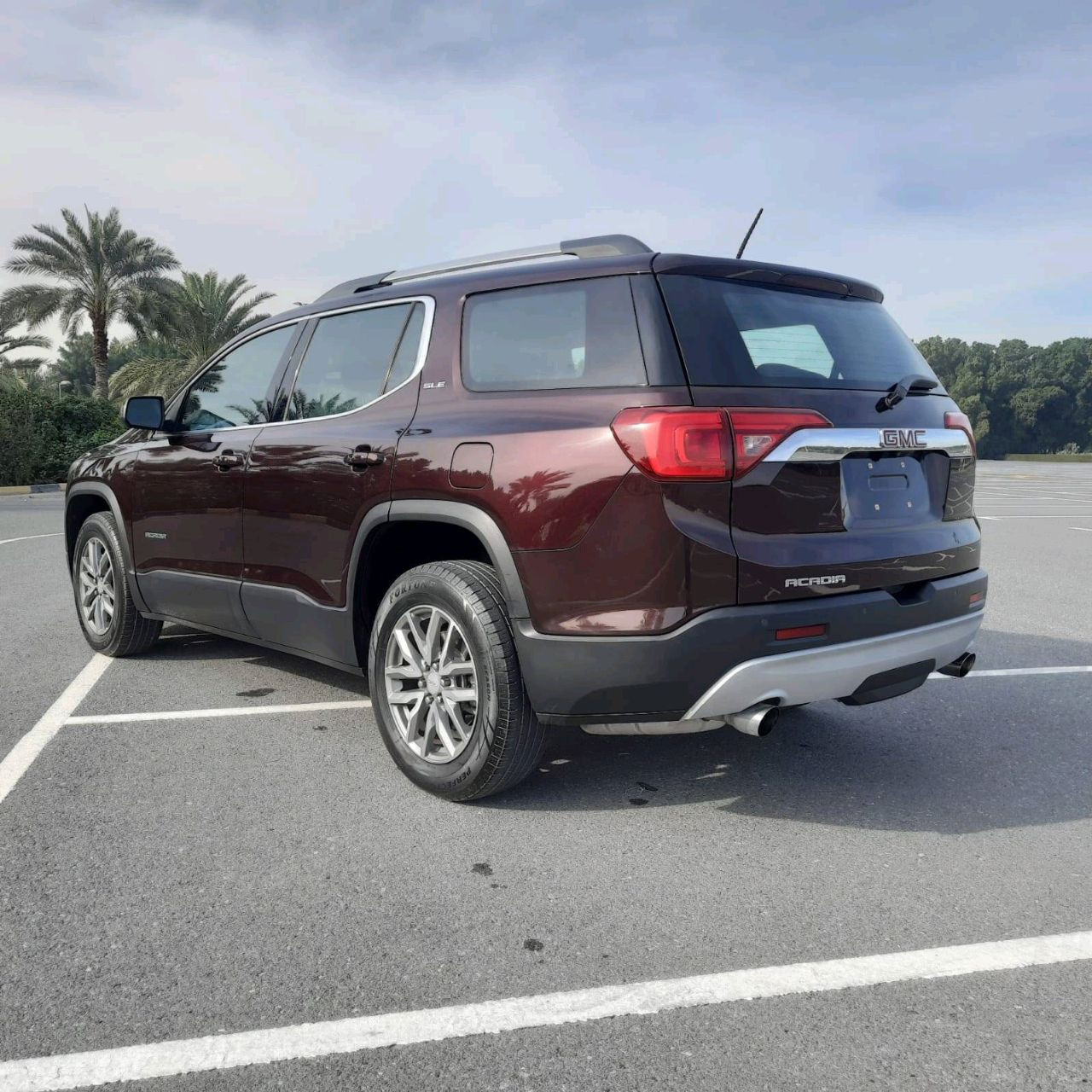 GMC Acadia - Image 8