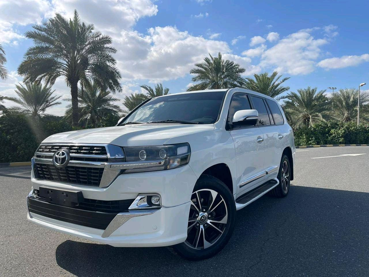 Toyota Land Cruiser - Image 4