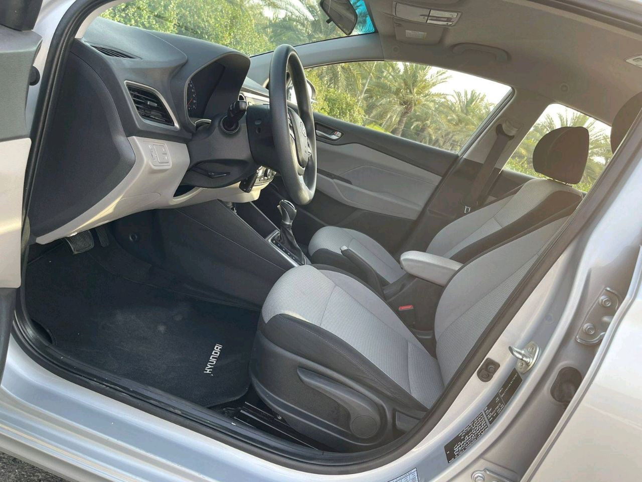 Hyundai Accent - Image 4
