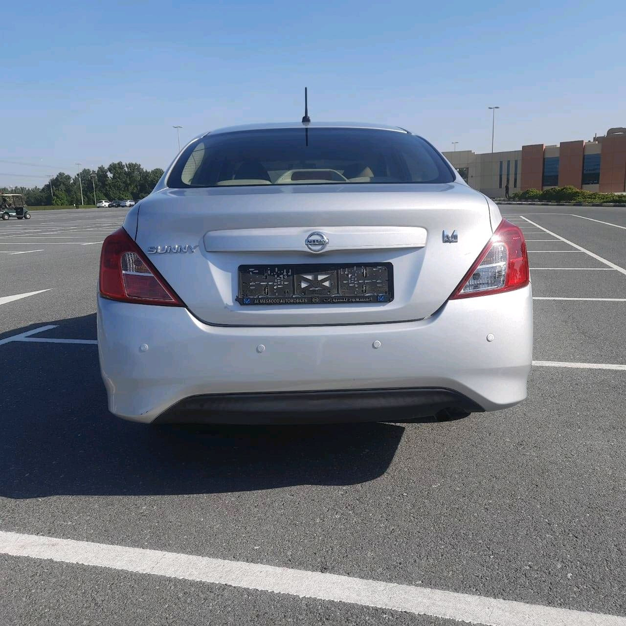 Nissan Sunny - Image 5
