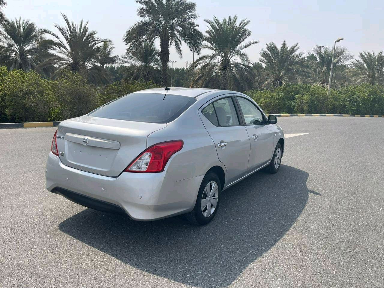 Nissan Sunny - Image 6