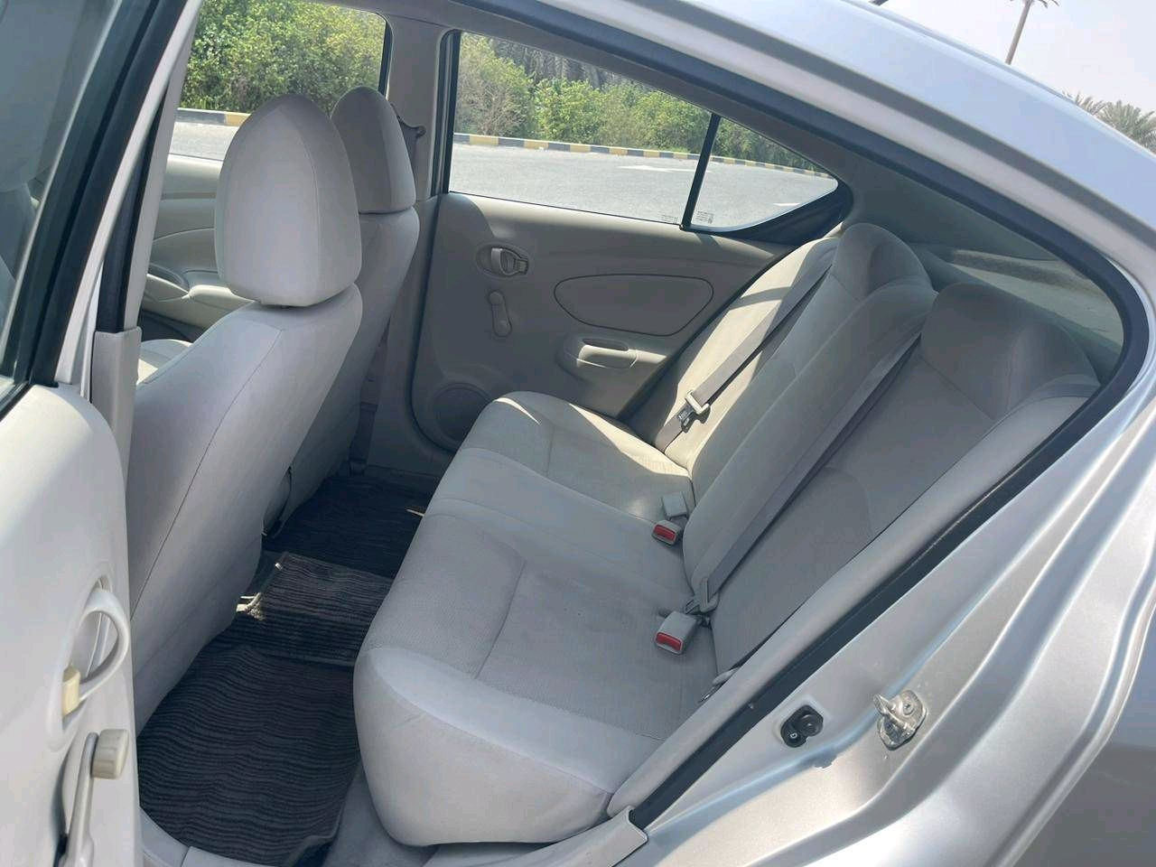 Nissan Sunny - Image 10