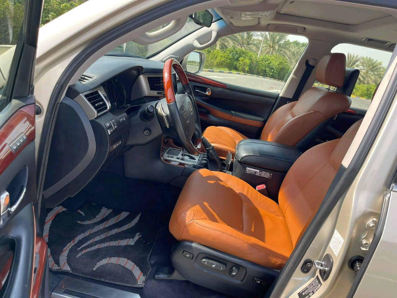 Lexus LX-Series - Image 10