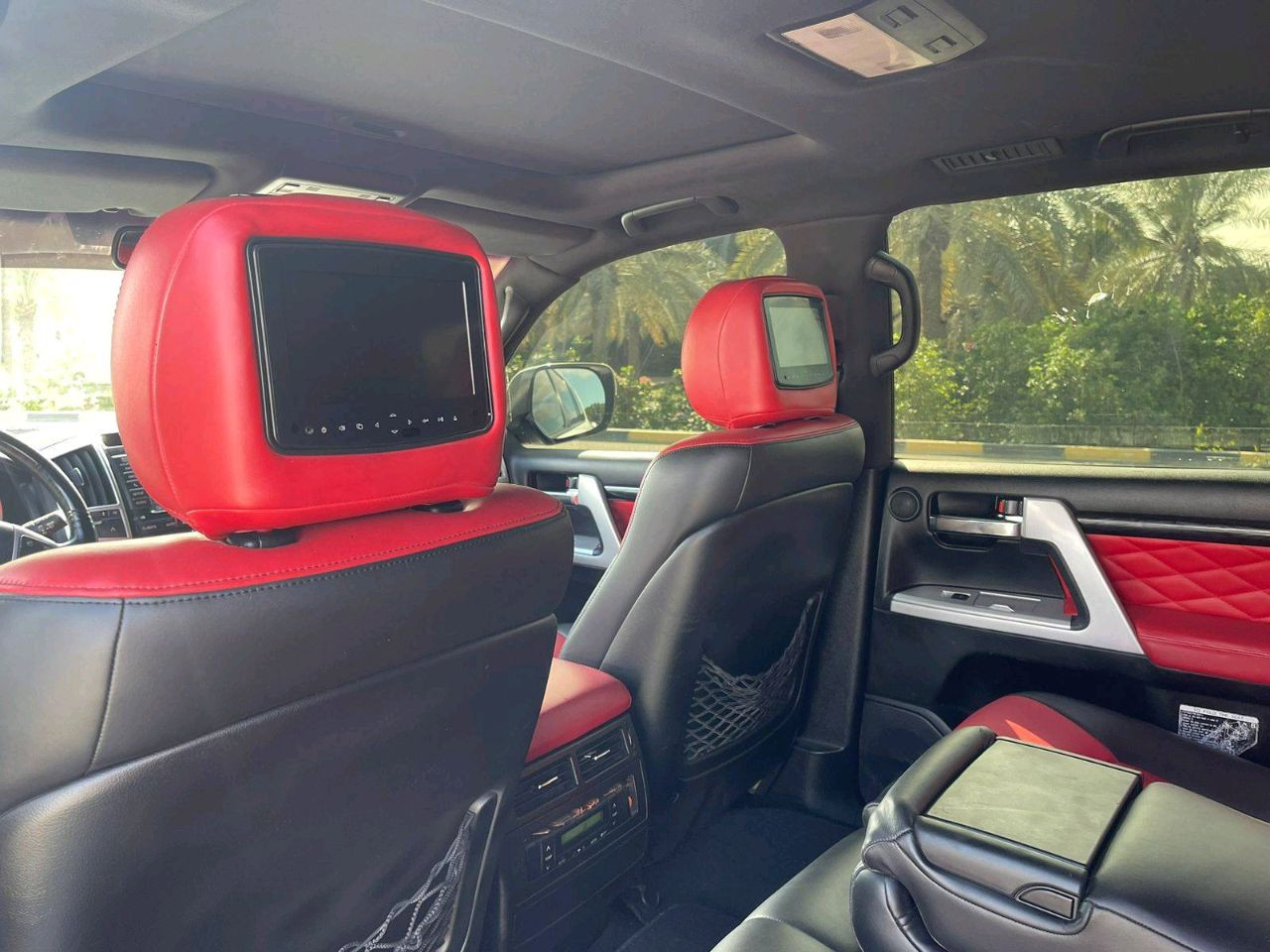 Toyota Land Cruiser - Image 10