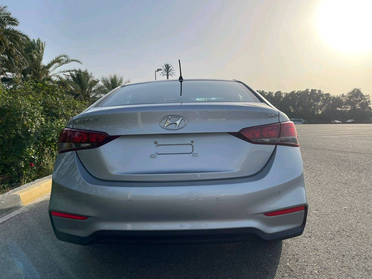Hyundai Accent - Image 5