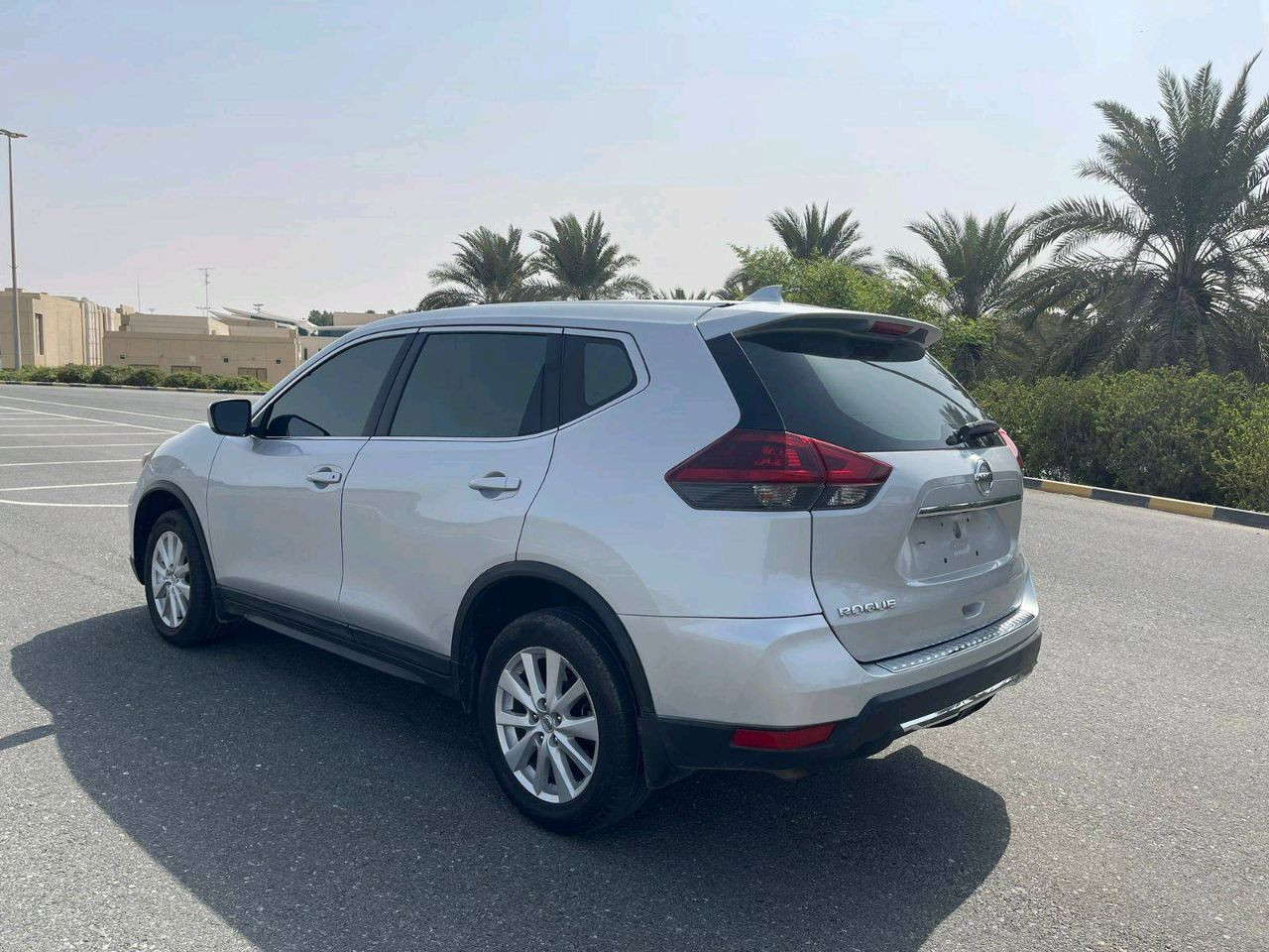 Nissan Rogue - Image 2