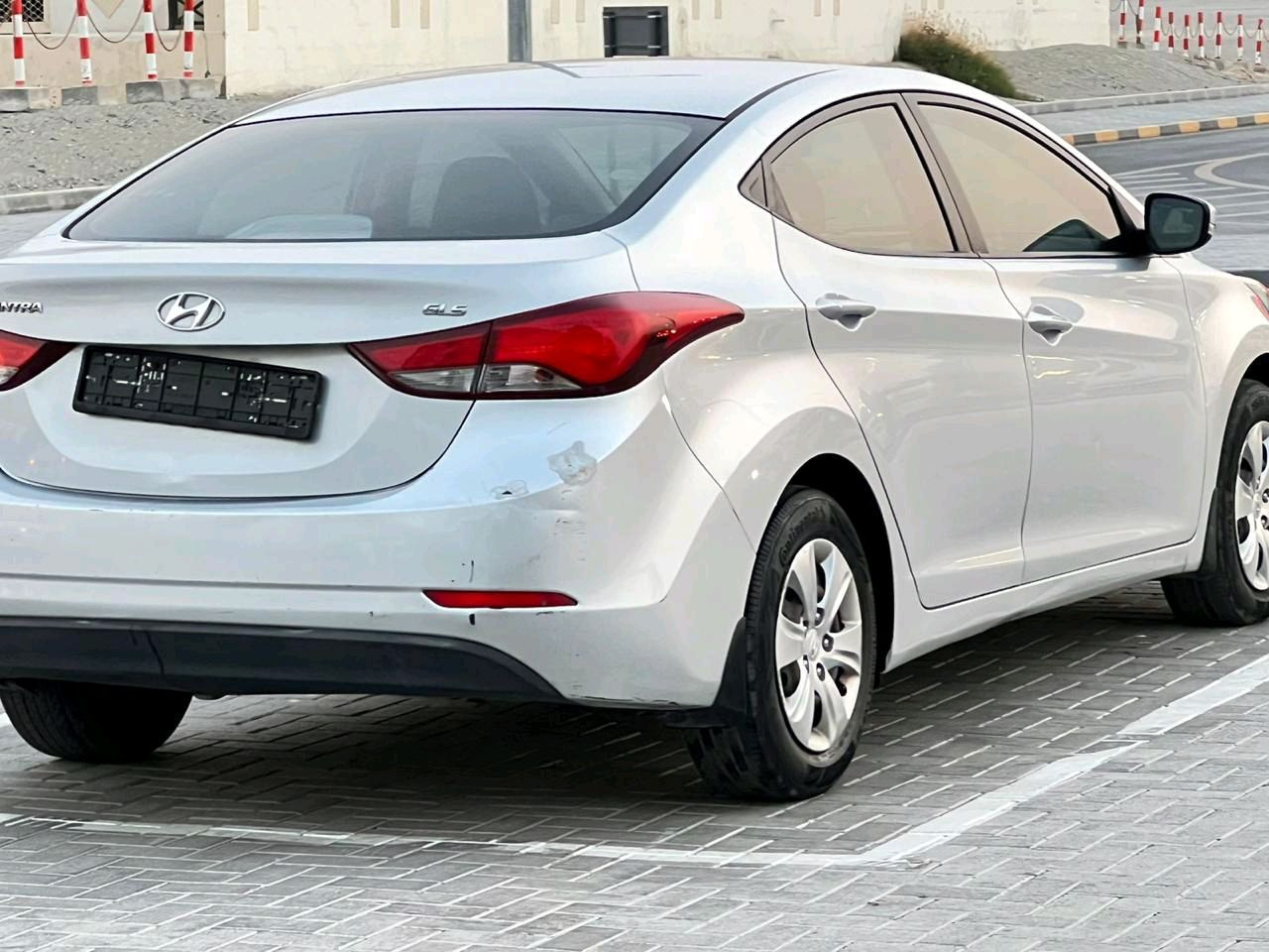 Hyundai Elantra - Image 9