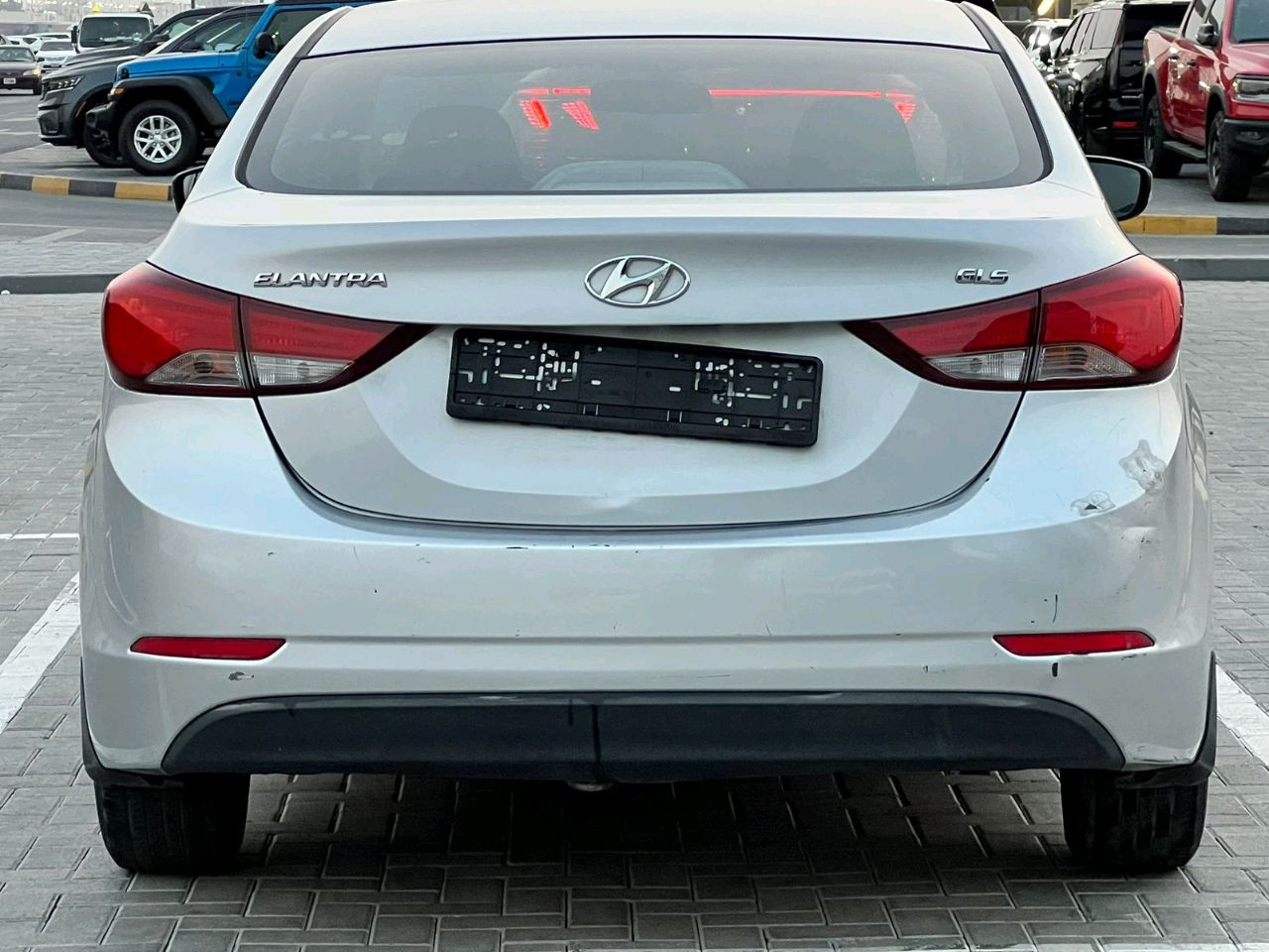 Hyundai Elantra - Image 3