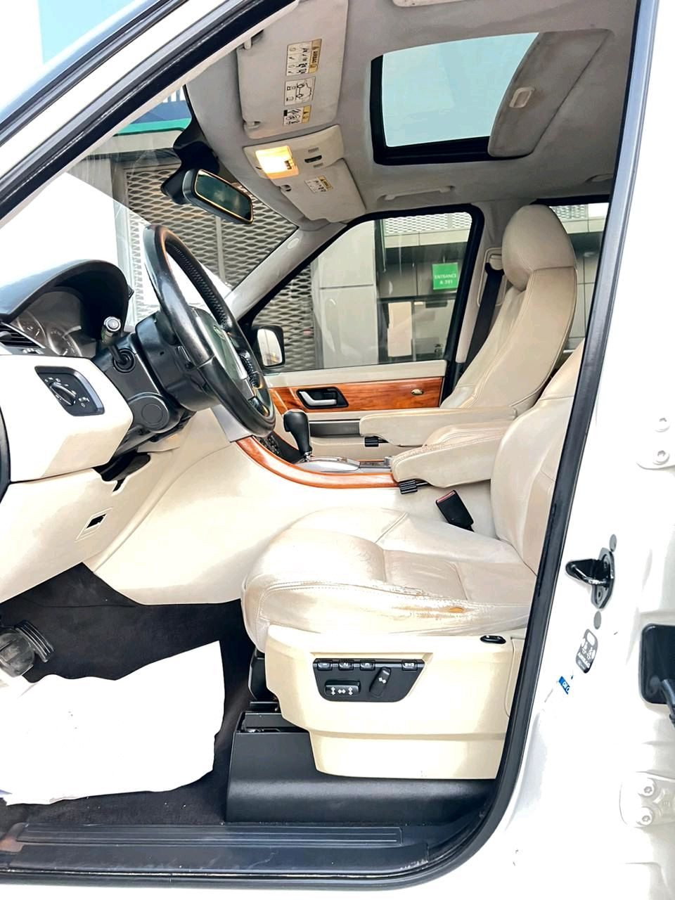 Range Rover Vogue - Image 9