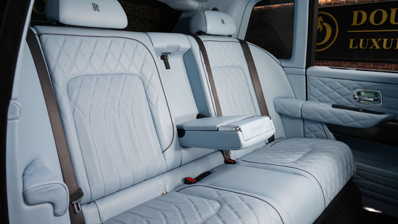Rolls Royce Cullinan - Image 11