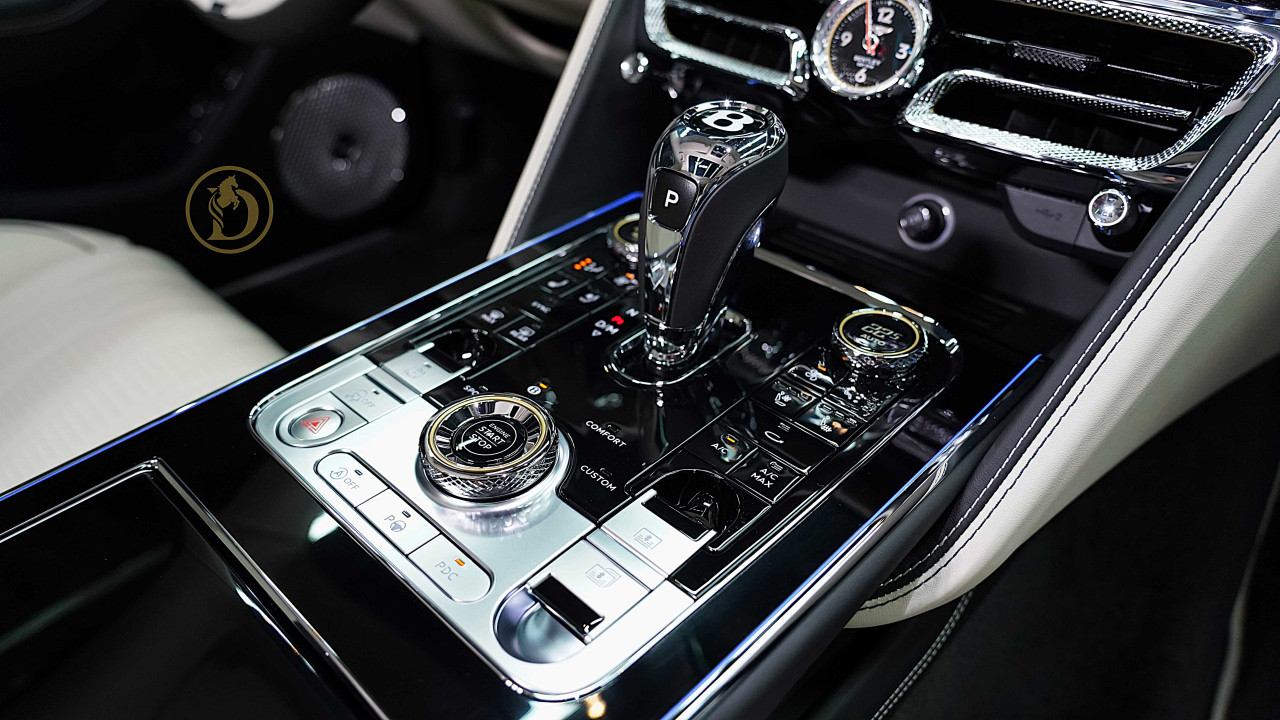 Bentley Continental Flying Spur - Image 8