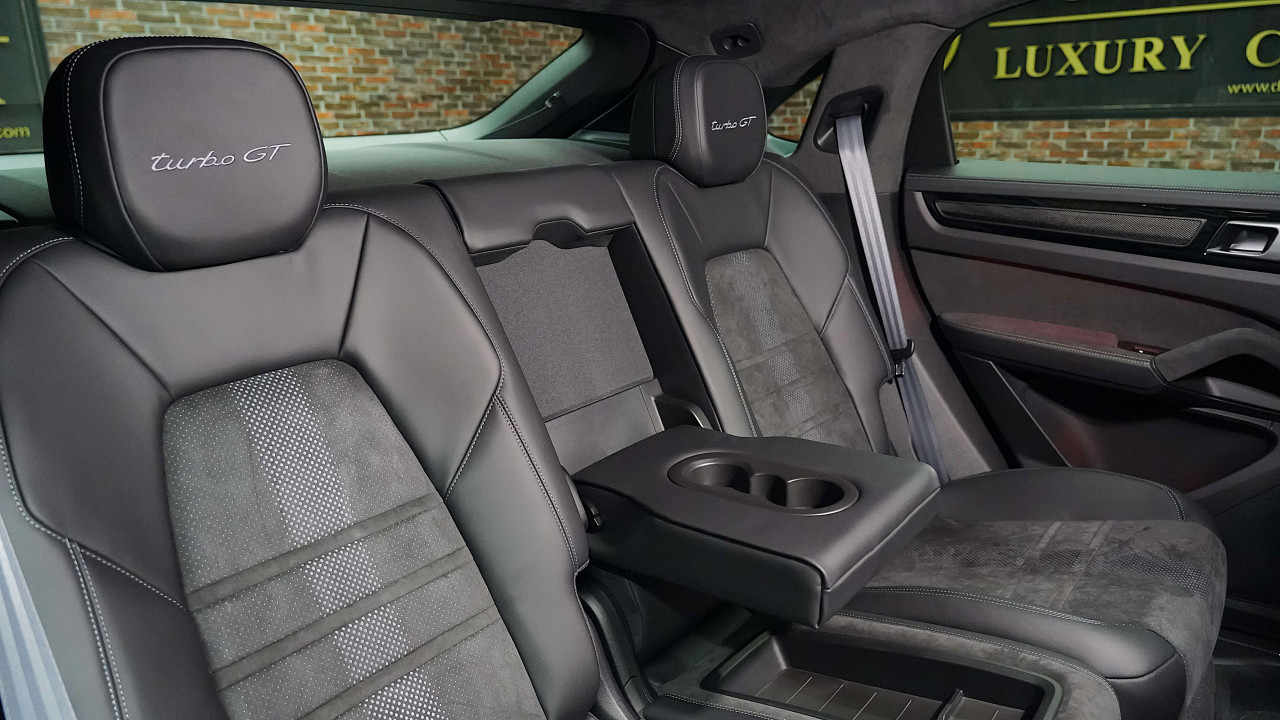 Porsche Cayenne - Image 12