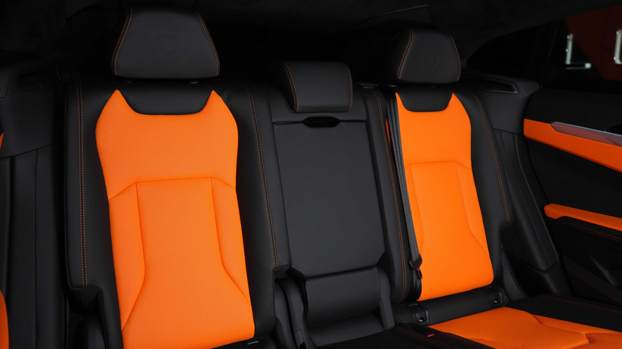 Lamborghini Urus - Image 11