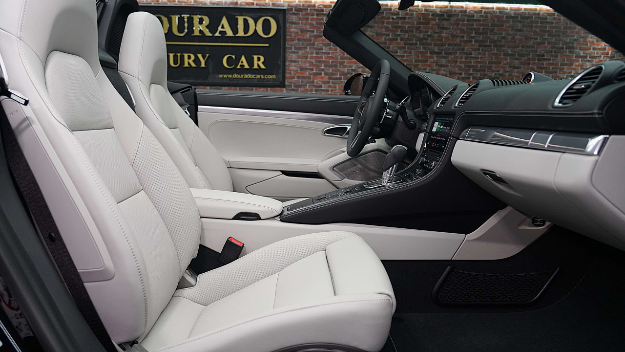 Porsche Boxster - Image 12