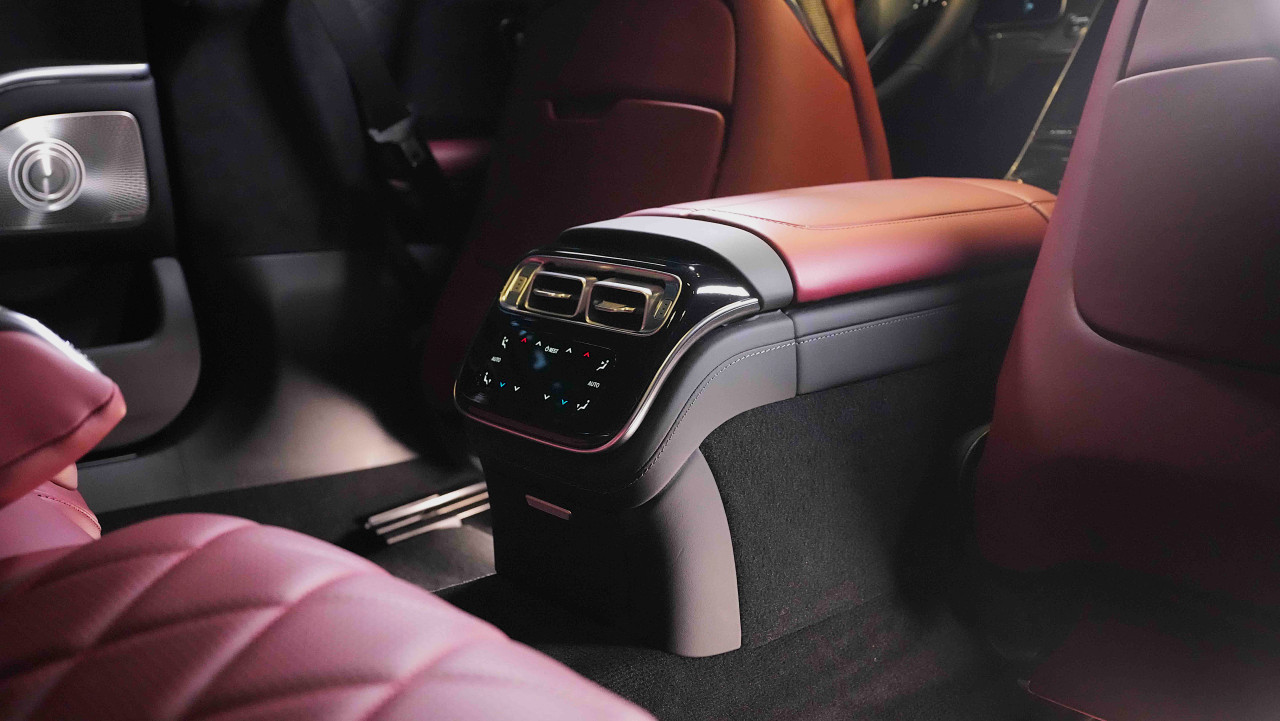 Mercedes Benz S-Class - Image 12