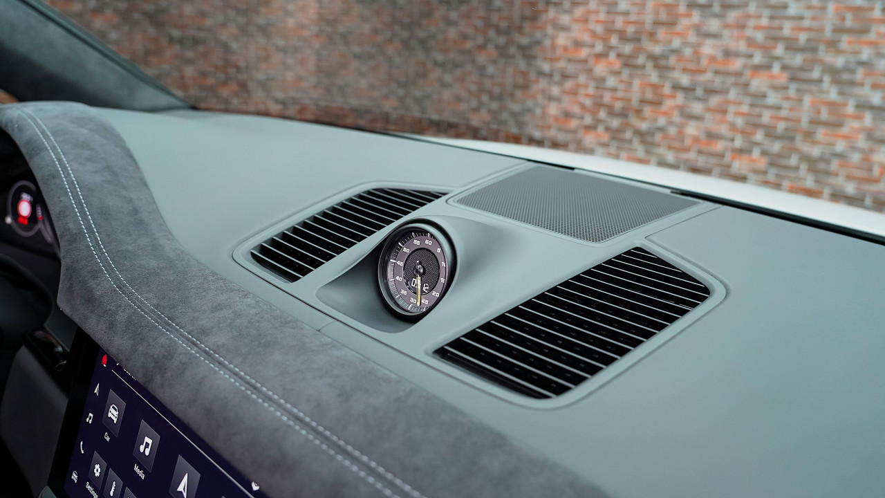 Porsche Cayenne - Image 8