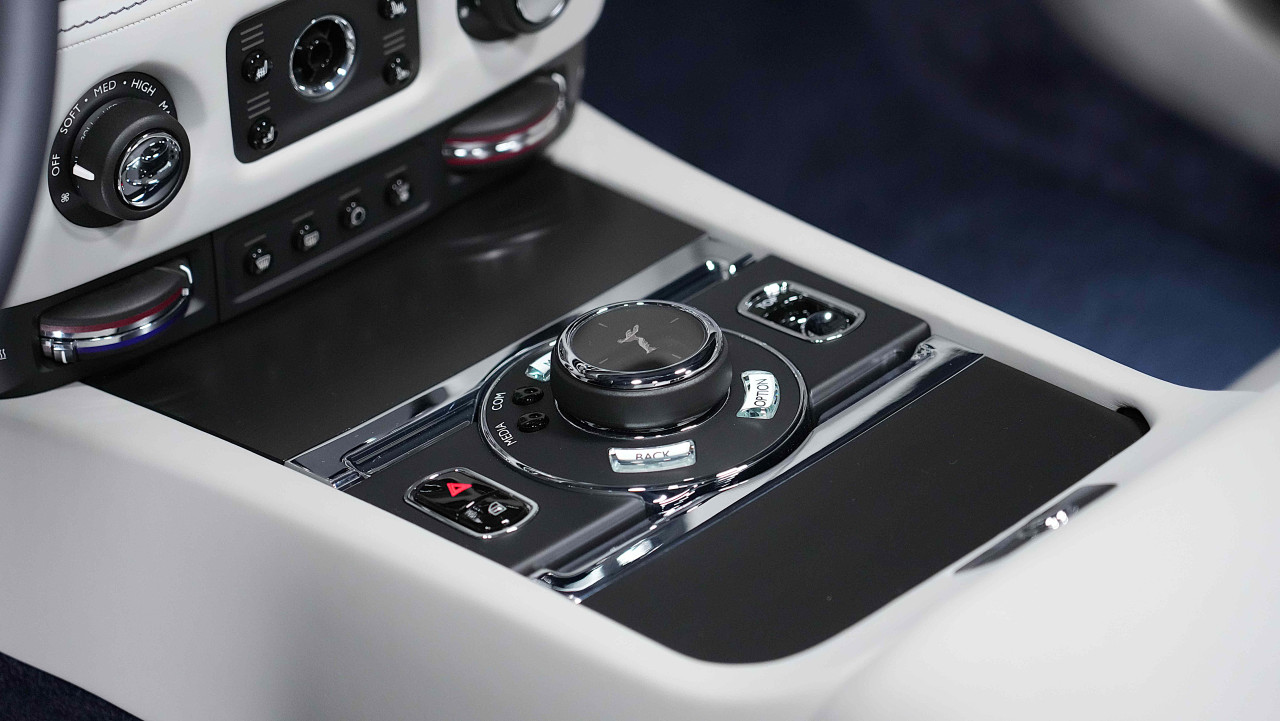 Rolls Royce Dawn - Image 8