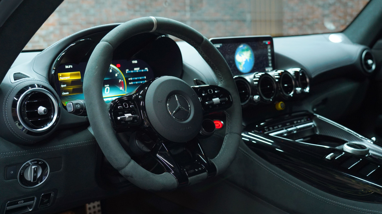 Mercedes Benz GT - Image 10