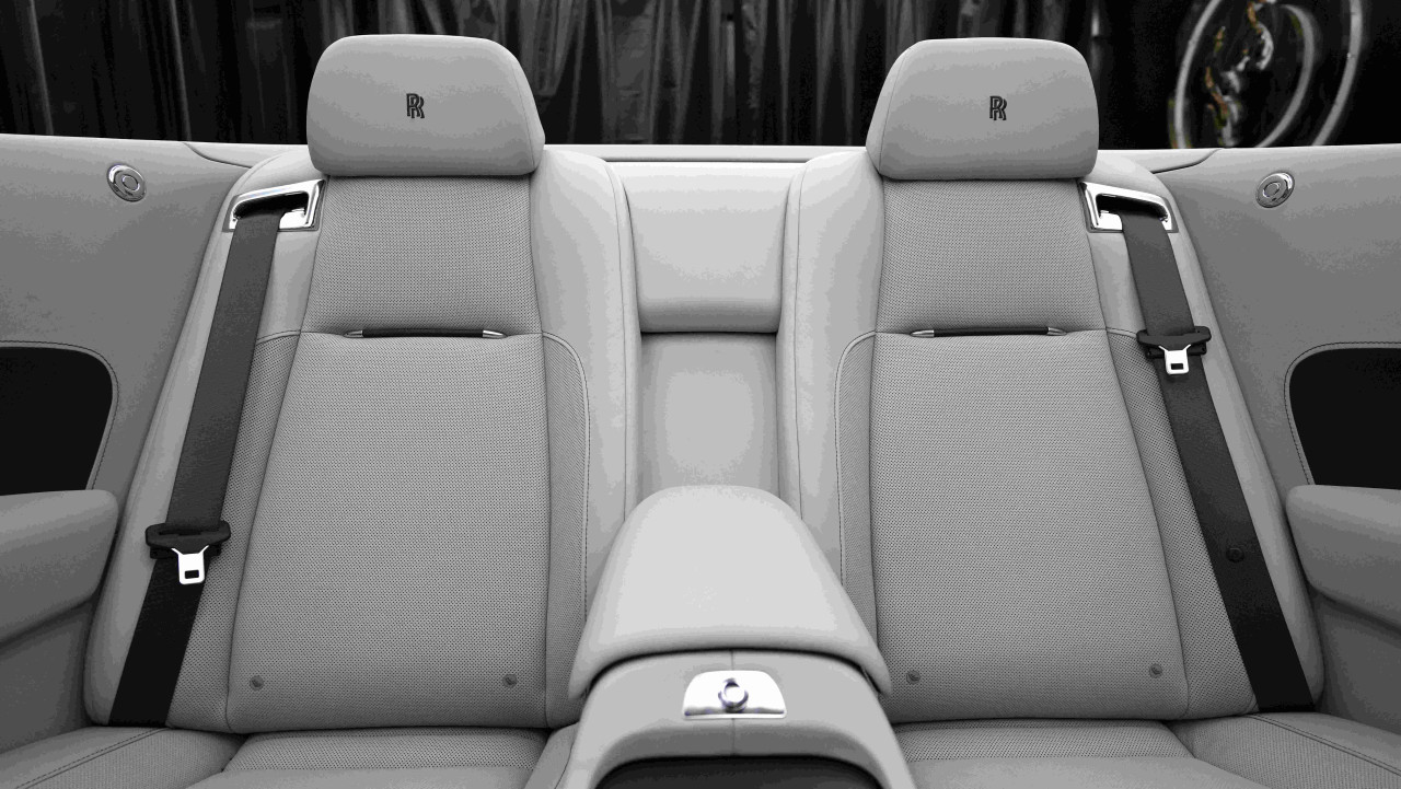 Rolls Royce Dawn - Image 10