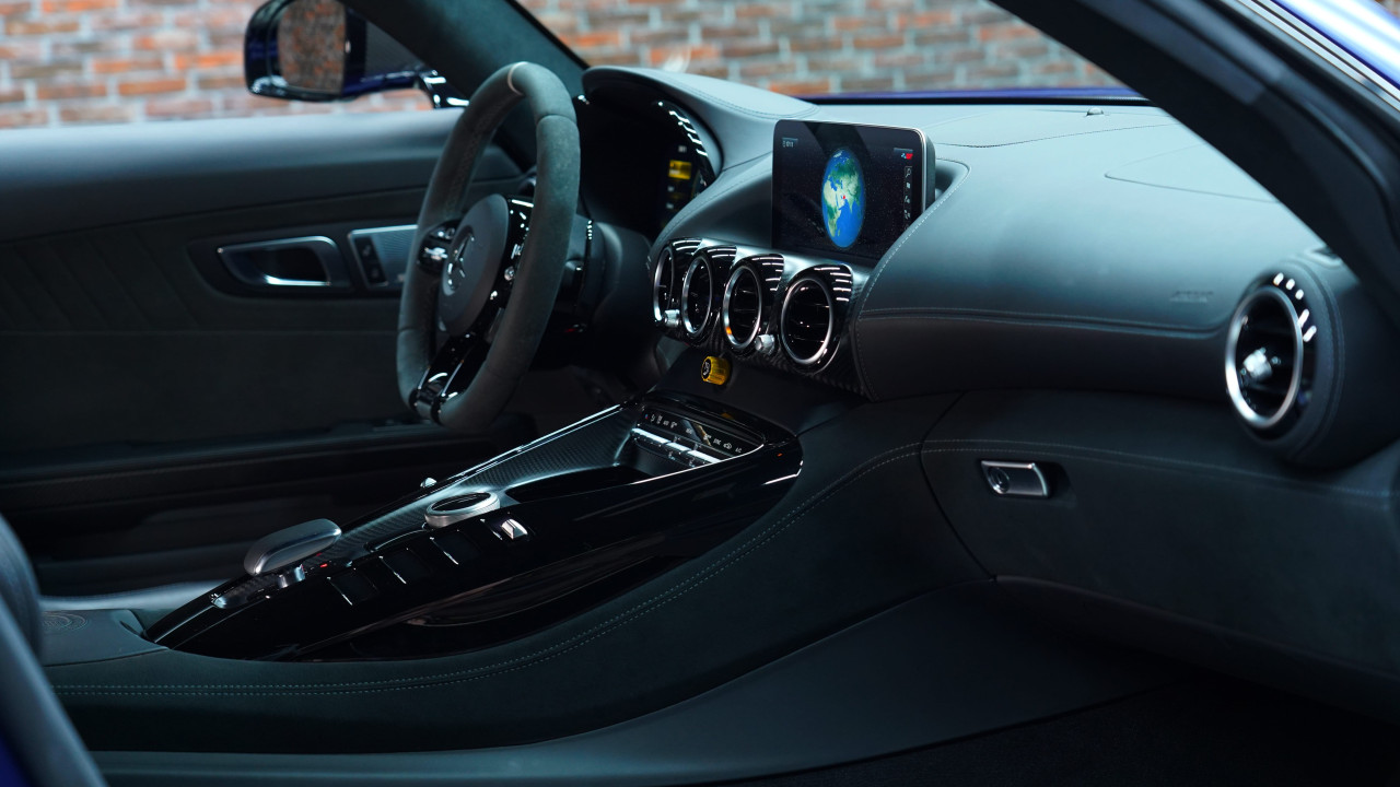Mercedes Benz GT - Image 12